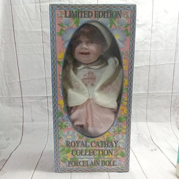Royal Cathay Collection Limited Edition Mindy 21" Porcelain Doll w Certificate - Picture 4 of 5